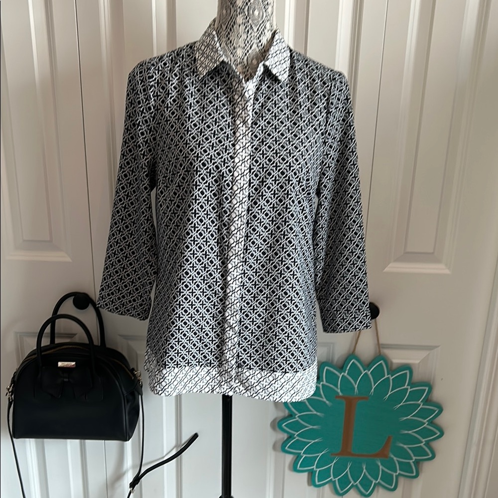 ALFRED SUNG Black and White Geometric Blouse